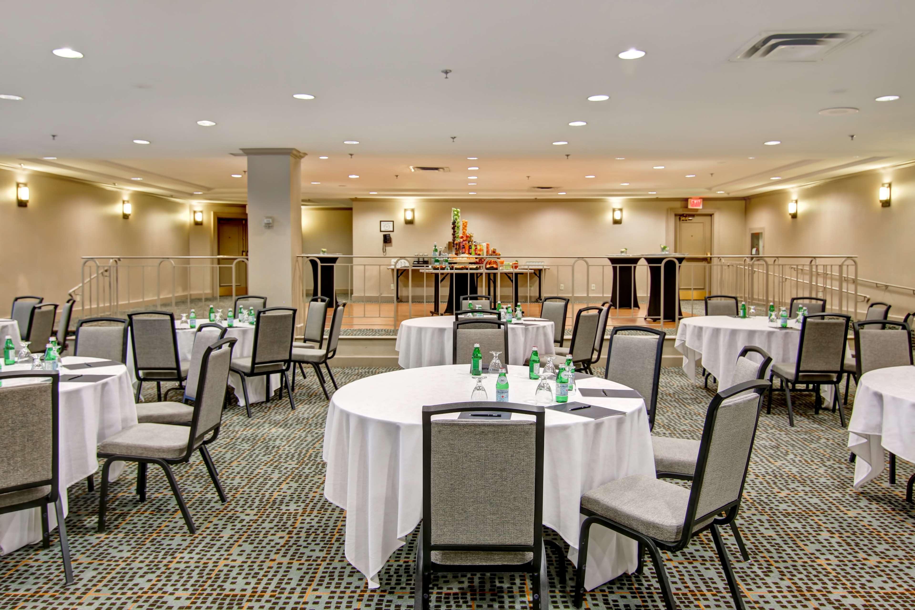 Hilton Mississauga/Meadowvale Hotel Buitenkant foto
